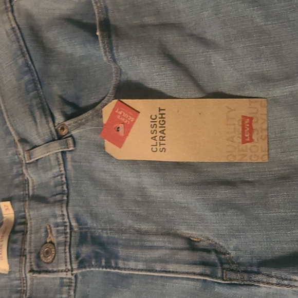NWT !! LEVI SCULPT JEANS !! - Picture 2 of 7